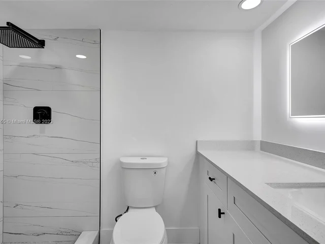 3091 N Course Dr # 702, Pompano Beach FL 33069