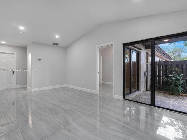 15270 SW 45th Ter # 61, Miami FL 33185