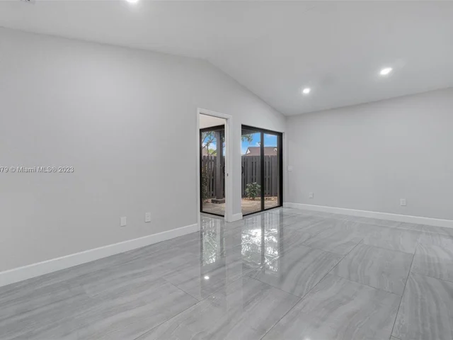 15270 SW 45th Ter # 61, Miami FL 33185