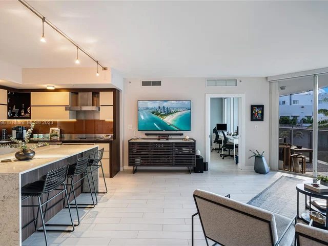 2155 Washington Ct # 307, Miami Beach FL 33139