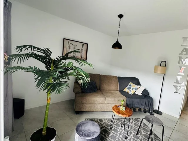 484 NE 4th Ter # 484, Florida City FL 33034