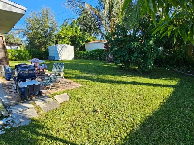 920 NW 200th St, Miami Gardens FL 33169