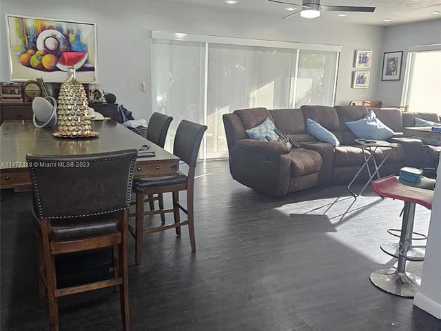 920 NW 200th St, Miami Gardens FL 33169