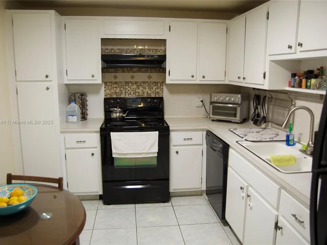 437 Golden Isles Dr # 12C, Hallandale Beach FL 33009