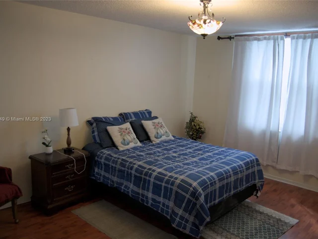 437 Golden Isles Dr # 12C, Hallandale Beach FL 33009