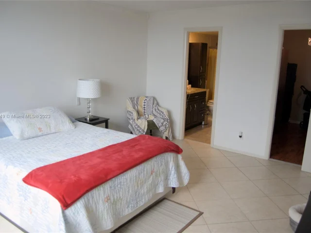 437 Golden Isles Dr # 12C, Hallandale Beach FL 33009