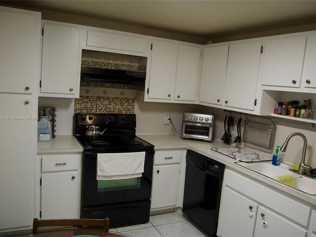 437 Golden Isles Dr # 12C, Hallandale Beach FL 33009