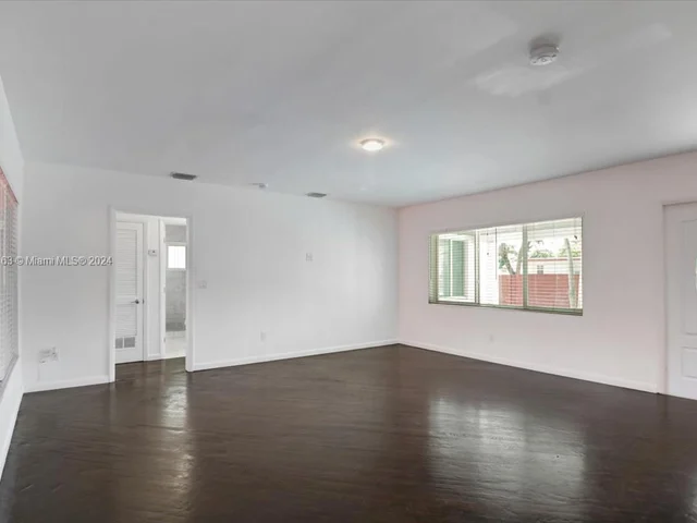 529 NE 14th PL, Fort Lauderdale FL 33304