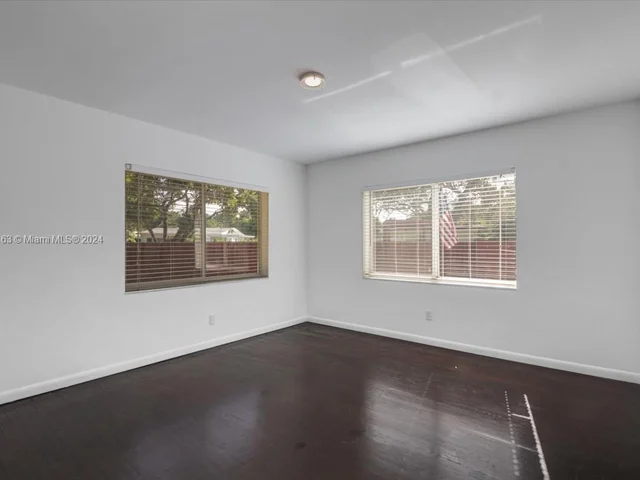 529 NE 14th PL, Fort Lauderdale FL 33304