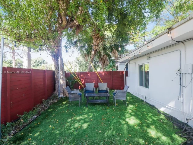 529 NE 14th PL, Fort Lauderdale FL 33304