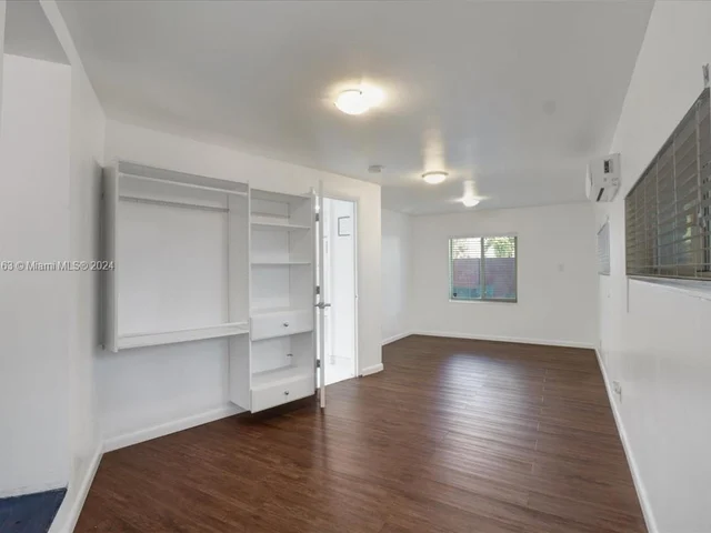 529 NE 14th PL, Fort Lauderdale FL 33304