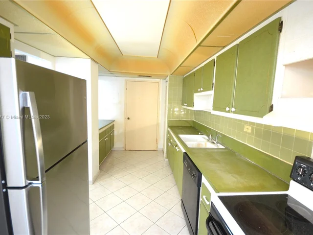 7135 Collins Ave # 501, Miami Beach FL 33141