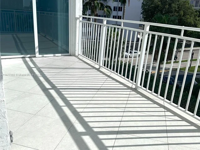 18000 N Bay Rd # 301, Sunny Isles Beach FL 33160