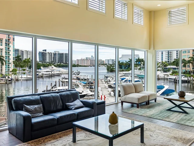 3330 NE 190th St # 2319, Aventura FL 33180