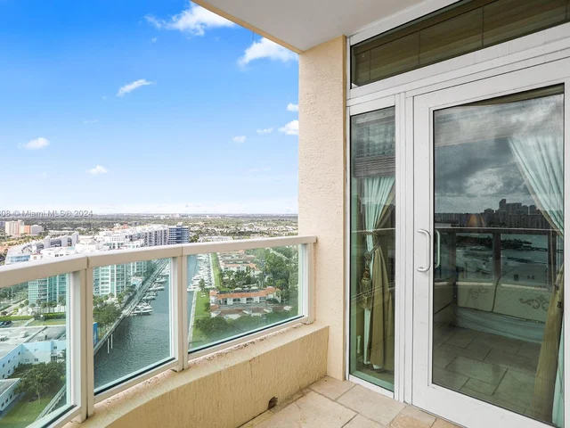 3330 NE 190th St # 2319, Aventura FL 33180