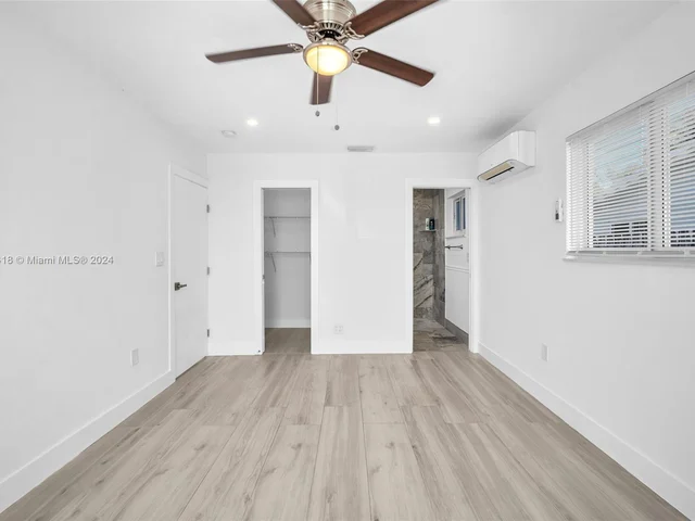 755 N Northlake Dr, Hollywood FL 33019