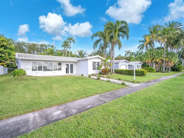 755 N Northlake Dr, Hollywood FL 33019