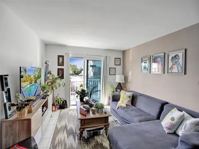7830 Dickens Ave # 202, Miami Beach FL 33141