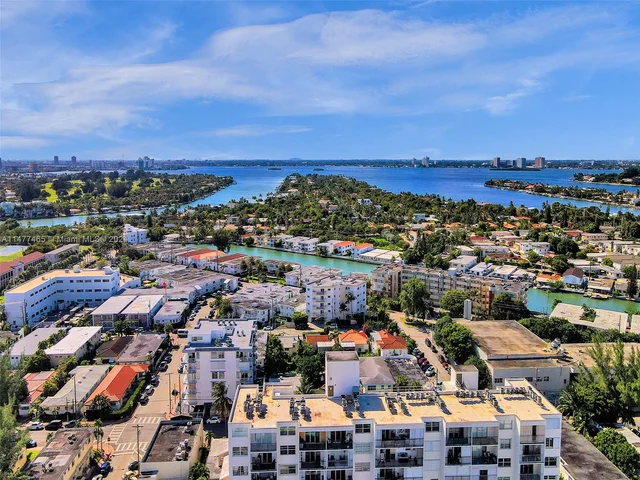 7830 Dickens Ave # 202, Miami Beach FL 33141