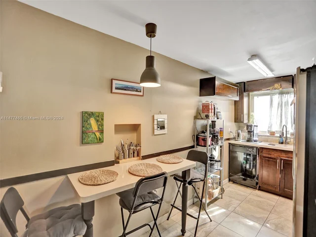 7830 Dickens Ave # 202, Miami Beach FL 33141