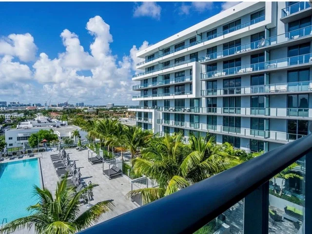 2960 NE 207th St # 812, Aventura FL 33180