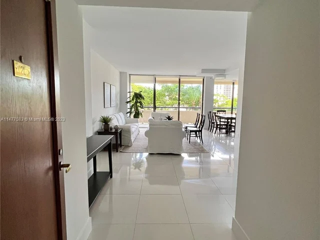 19355 Turnberry Way # 2L, Aventura FL 33180