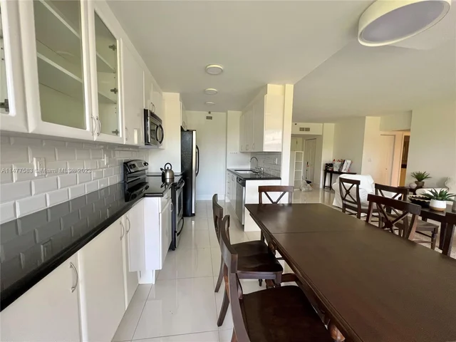 19355 Turnberry Way # 2L, Aventura FL 33180