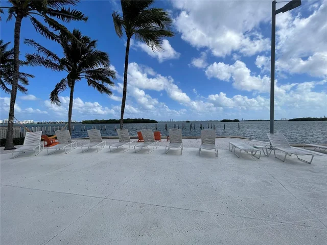 650 NE 64th St # G509, Miami FL 33138