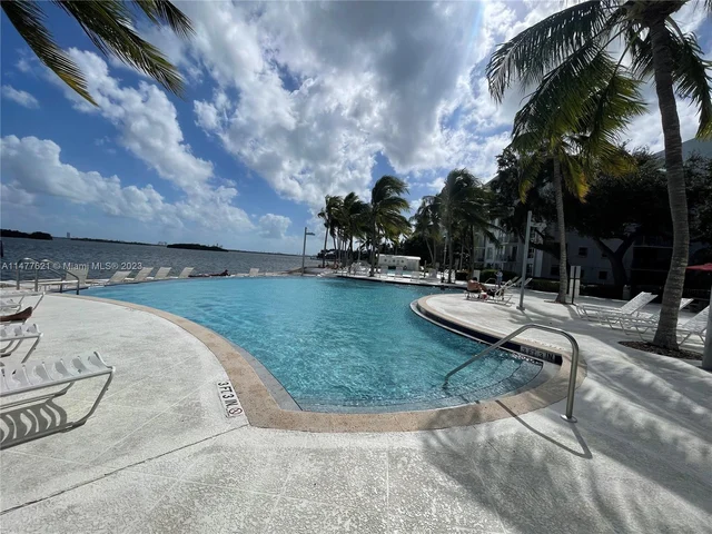 650 NE 64th St # G509, Miami FL 33138