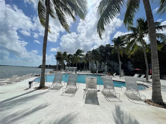 650 NE 64th St # G509, Miami FL 33138