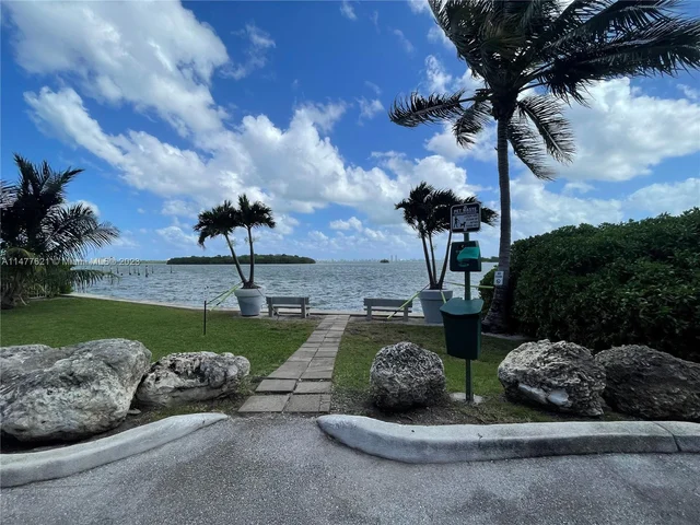 650 NE 64th St # G509, Miami FL 33138