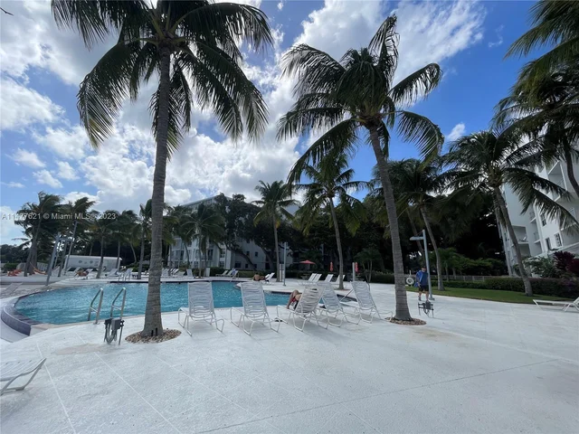 650 NE 64th St # G509, Miami FL 33138