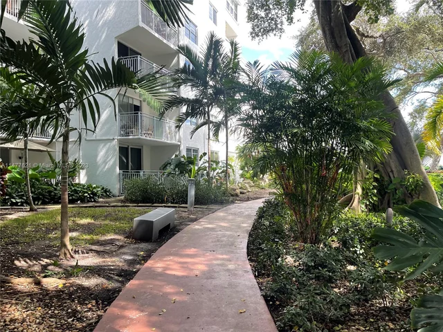 650 NE 64th St # G509, Miami FL 33138