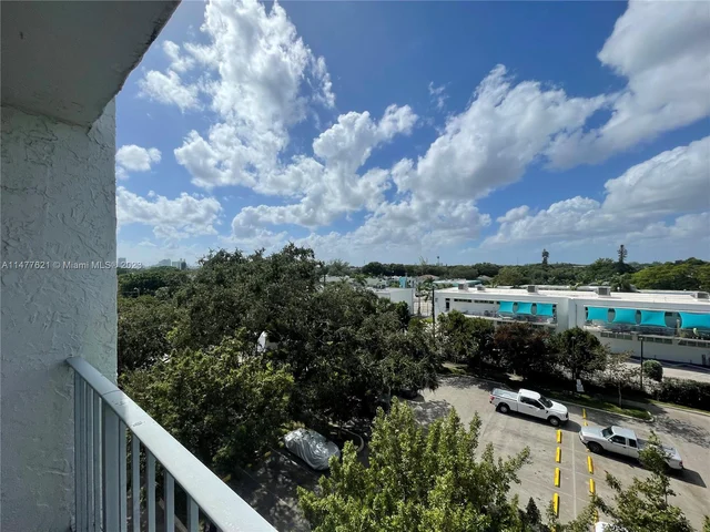 650 NE 64th St # G509, Miami FL 33138