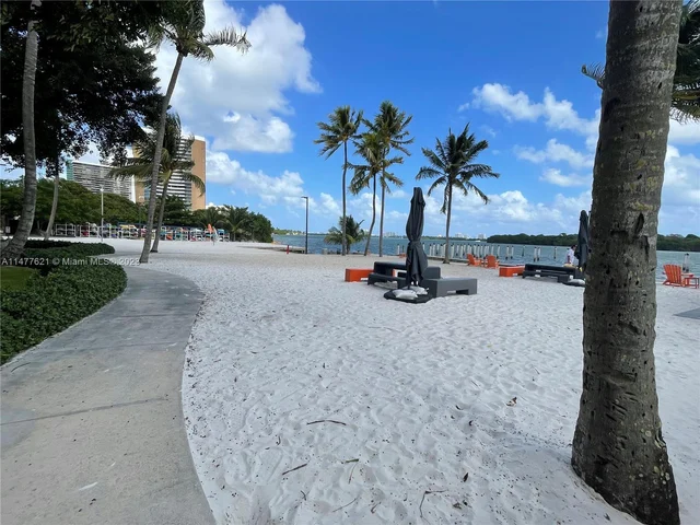 650 NE 64th St # G509, Miami FL 33138