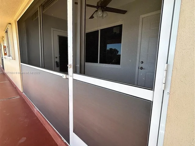 5300 Washington St # D308, Hollywood FL 33021