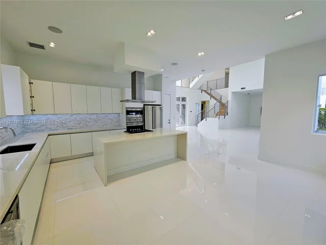 10247 NW 75th Ter, Doral FL 33178