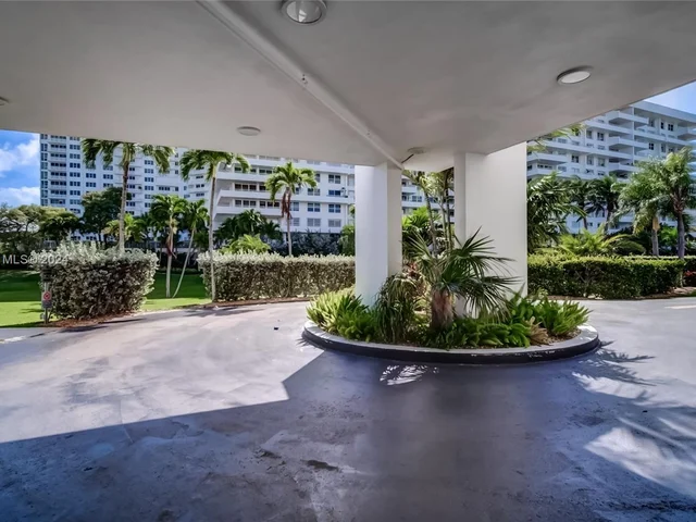 177 Ocean Lane Dr # 1206, Key Biscayne FL 33149