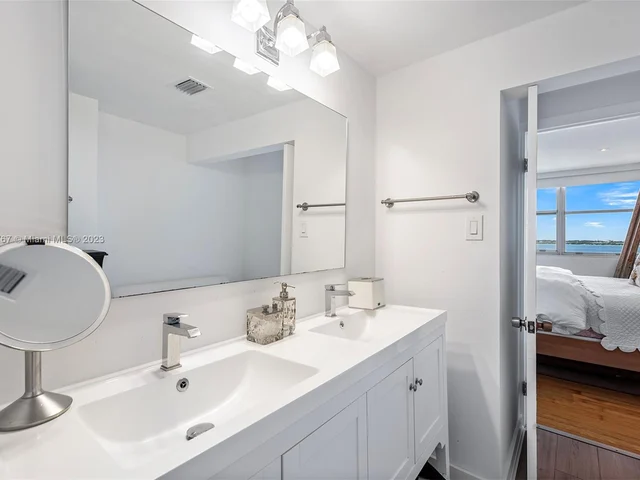 20 Island Ave # 1001, Miami Beach FL 33139