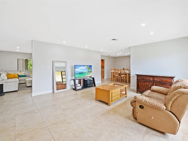 12223 NW 31st Dr, Coral Springs FL 33065