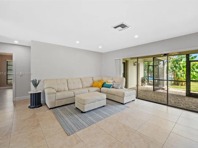 12223 NW 31st Dr, Coral Springs FL 33065