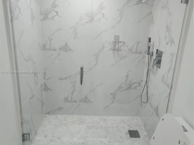 8005 Lake Dr # 201, Doral FL 33166