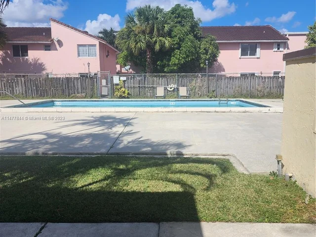 8005 Lake Dr # 201, Doral FL 33166