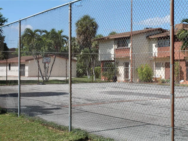 130 SW 108th Ave # J1, Sweetwater FL 33174