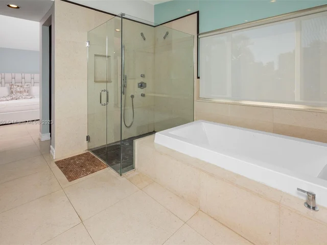 1500 NE 13th Ave, Miami FL 33139