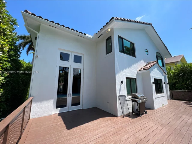 1500 NE 13th Ave, Miami FL 33139