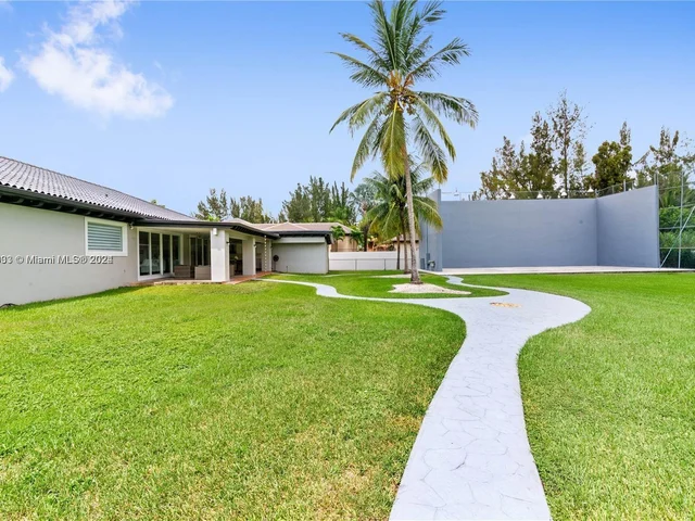 10287 NW 135th St, Hialeah Gardens FL 33018