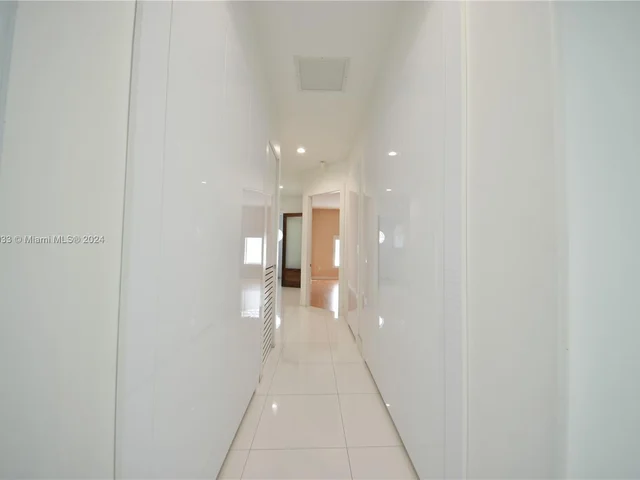 10287 NW 135th St, Hialeah Gardens FL 33018