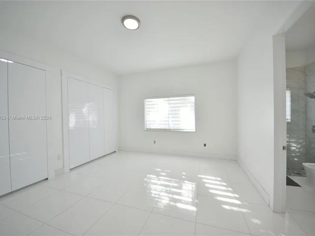 10287 NW 135th St, Hialeah Gardens FL 33018