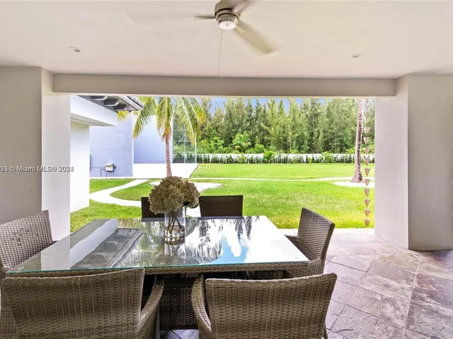 10287 NW 135th St, Hialeah Gardens FL 33018